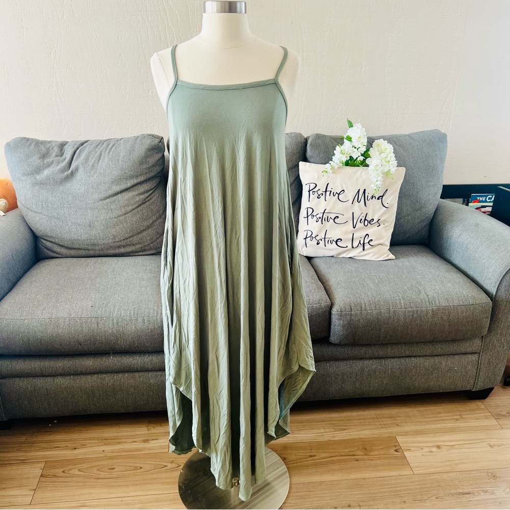 Flowy Green Midi Dress